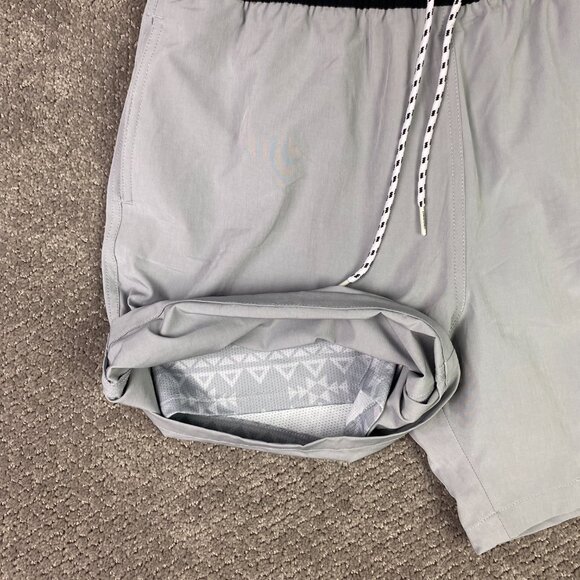 Chubbies The Grey Days 2 in 1 Shorts Swim Trunks Hybrid Mens Large Gray Athletic - Picture 8 of 13